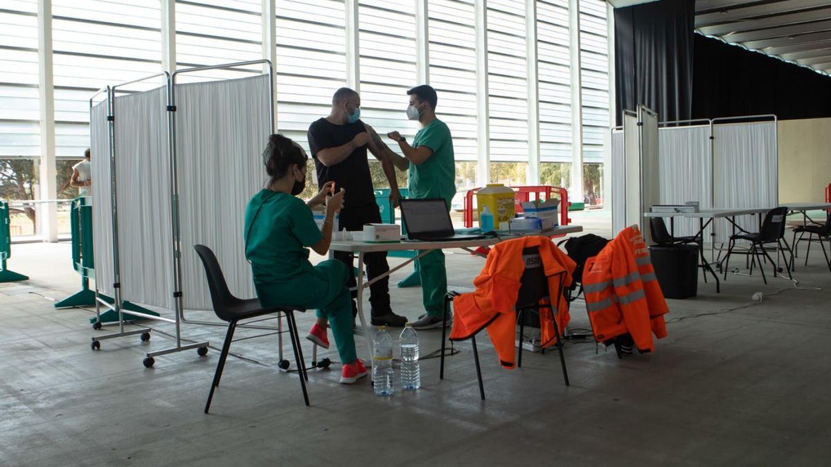 Vacunación en el recinto ferial de Ifeza durante el pasado verano.