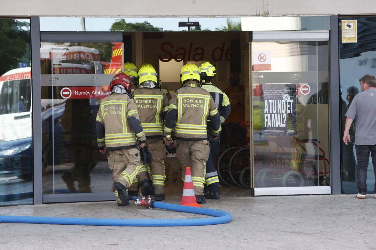 Valencia. VLC. Incendio en la planta de psiquiatría del Hospital La Fe con una mujer fallecida