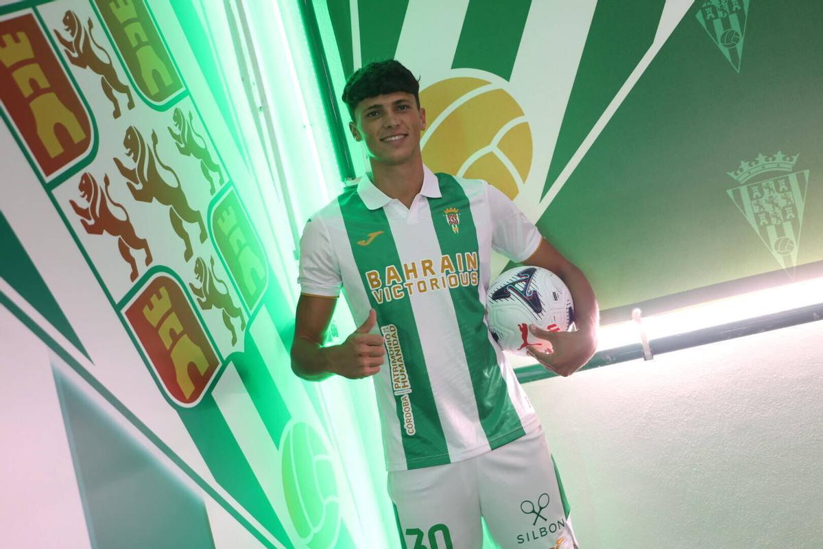 La presentación de Dani Budesca como nuevo jugador del Córdoba CF, en imágenes La presentación de Dani Budesca como nuevo jugador del Córdoba CF, en imágenes