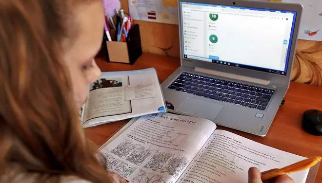 Investigadores de la UA lanzan una wikipedia escolar contra la brecha digital