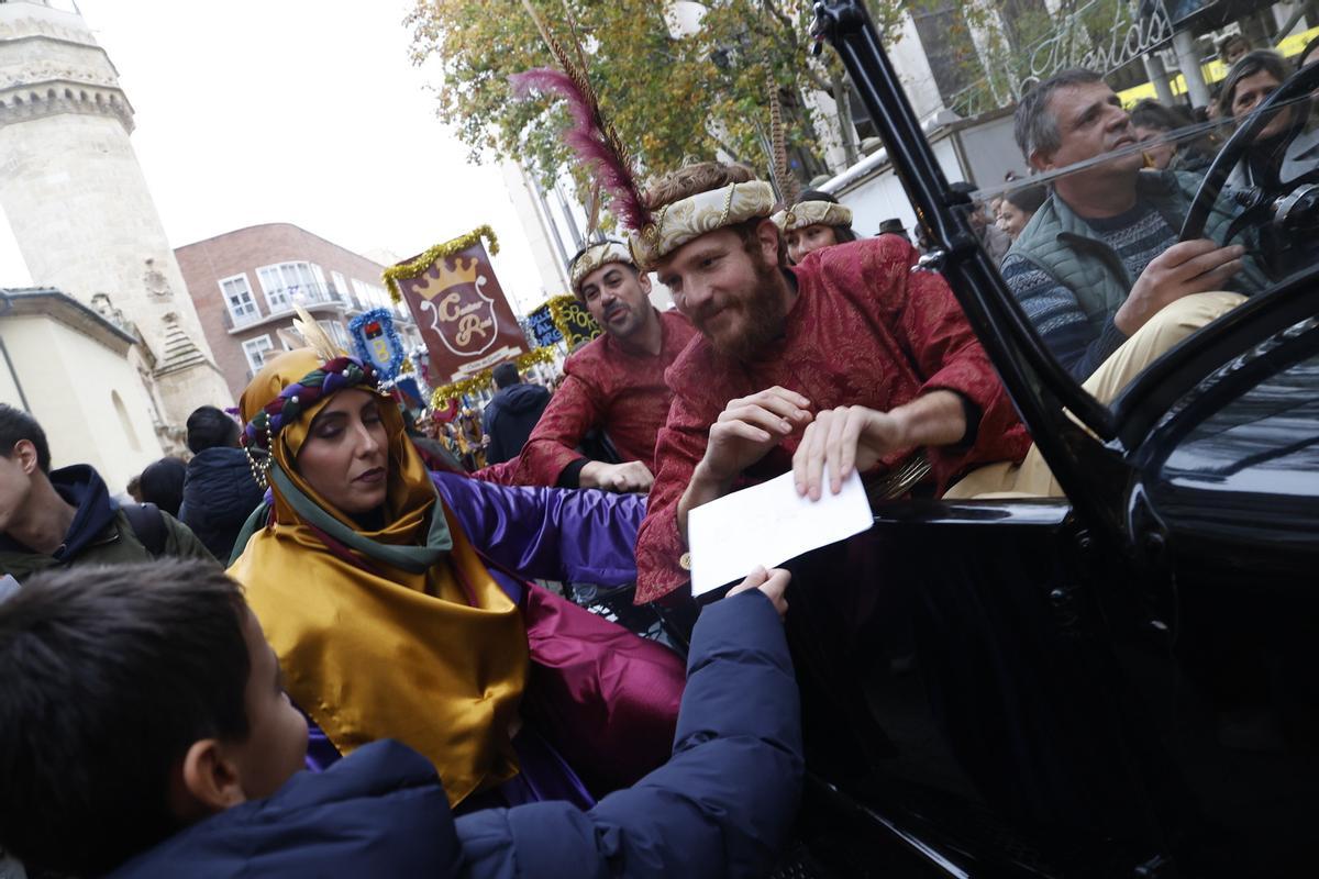 El Cartero Real recoge los deseos de los cordobeses antes de la Cabalgata
