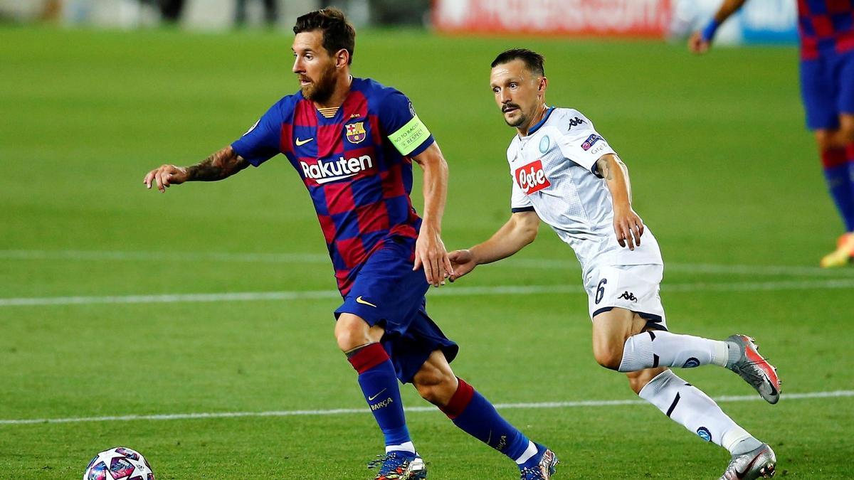 Leo Messi en el duelo entre FC Barcelona y Nápoles la temporada 2019/20