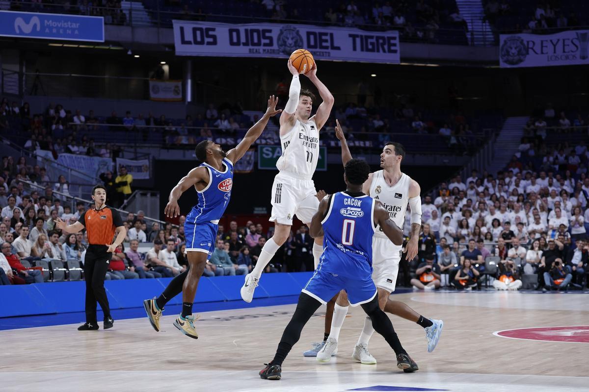 Mario Hezonja ha portat el Madrid al triomf, tot i l'oposició de DeJulius i els seus companys