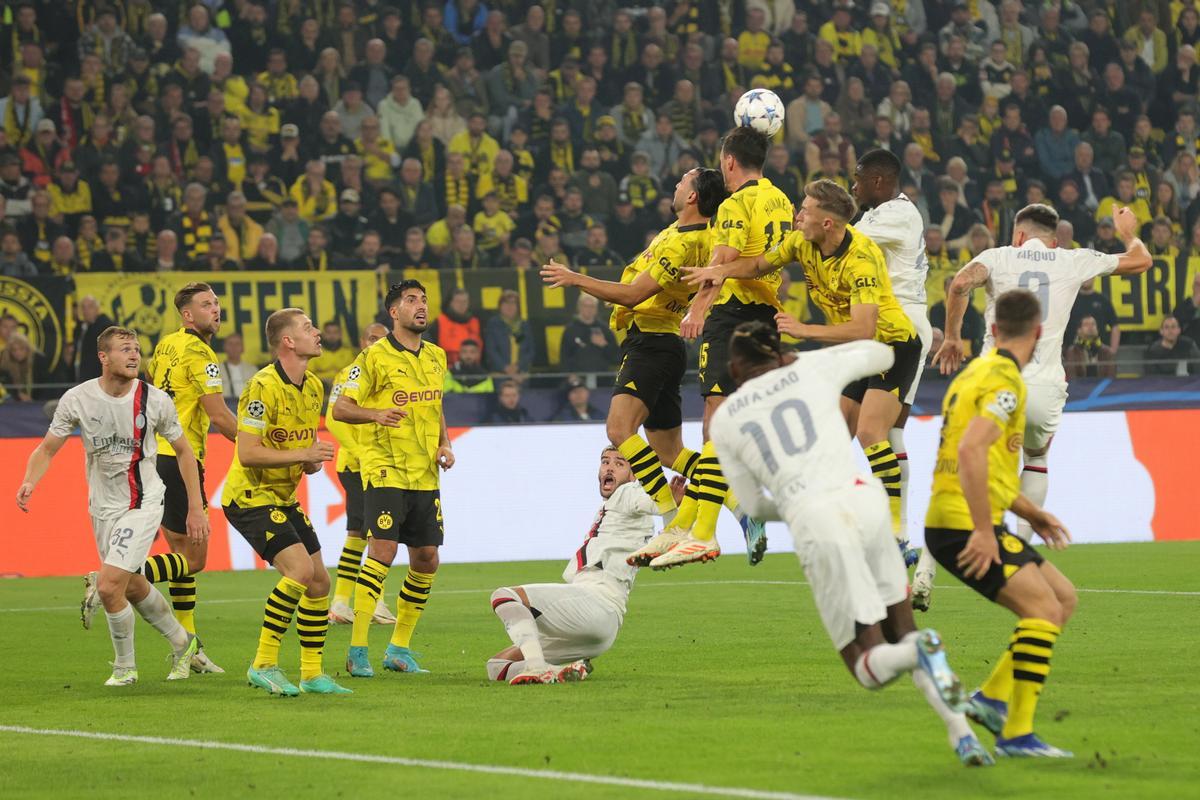 Resumen y highlights del Dortmund 0 - 0 Milan de la Jornada 2 de la Fase de Grupos de la Champions League
