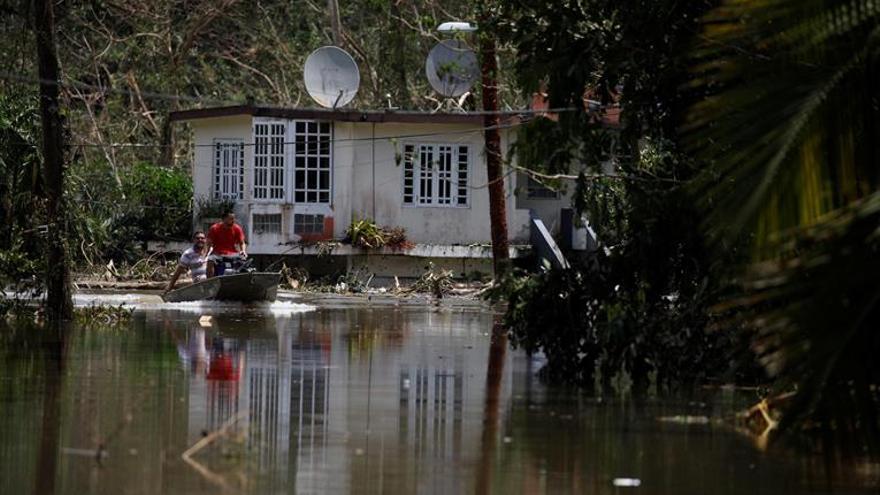 Puerto Rico ordena evacuar a 70.000 personas por inundaciones
