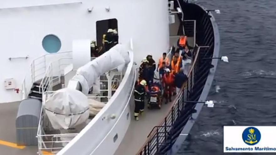Rescatan en Ibiza a un pasajero que sufrió un infarto en un crucero