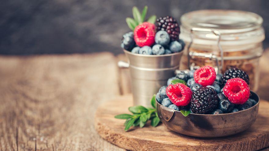 Los flavonoides se encuentran de forma natural en frutas, verduras y alimentos de origen vegetal. SHUTTERSTOCK