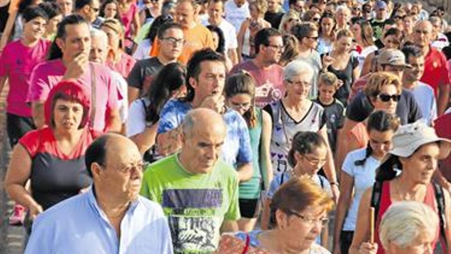 5.000 romeros muestran su fervor en Onda al Santísimo Salvador