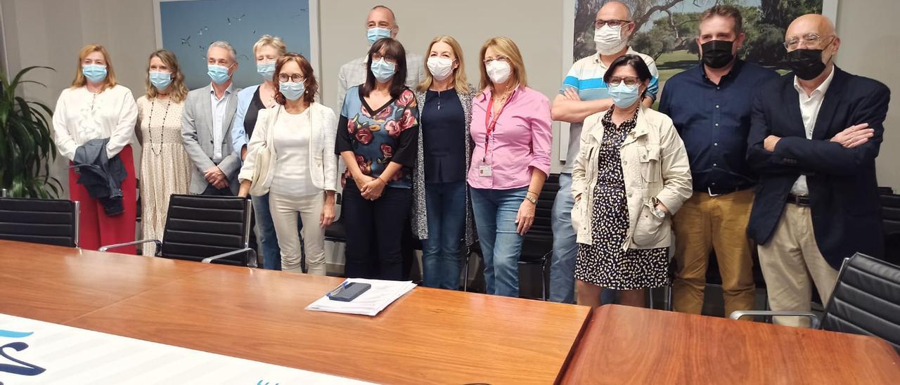 Acto de recepción de las infraestructuras y medios del departamento de salud de Torrevieja por parte de Ribera a la Conselleria de Sanidad pasadas las doce y media de la noche del 16 de octubre