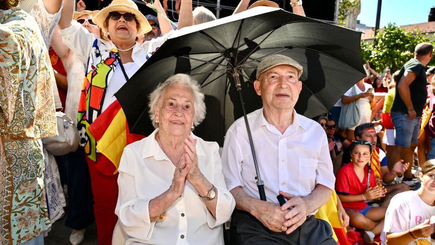 La familia de Tere Abelleira se une a la alegría del fútbol español en Pontevedra