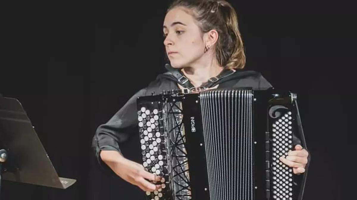 La acordeonista aragonesa Irene Miguel será una de las músicas que actuará el miércoles.