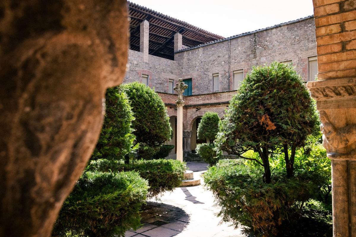 Vista del claustre del convent del carrer de Talamanca