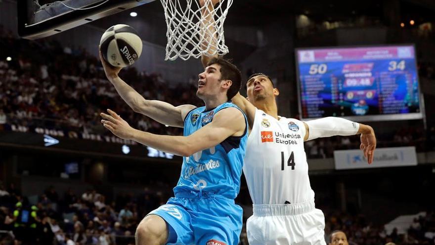 Gustavo Ayón reina en un derbi muy madridista (94-63)