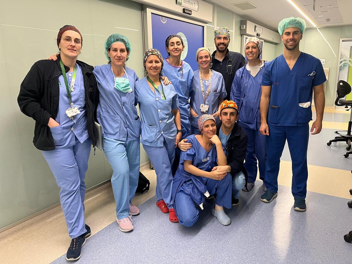 Fotografía de familia del equipo Urimar del Hospital Virgen del Rocío.