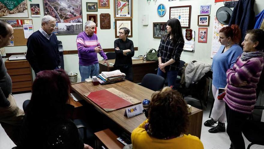 Contrueces clama por la apertura de la escuela de 0 a 3