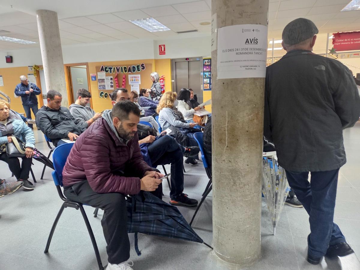 Aspecto del centro de salud de San Blas, en Alicante, este lunes