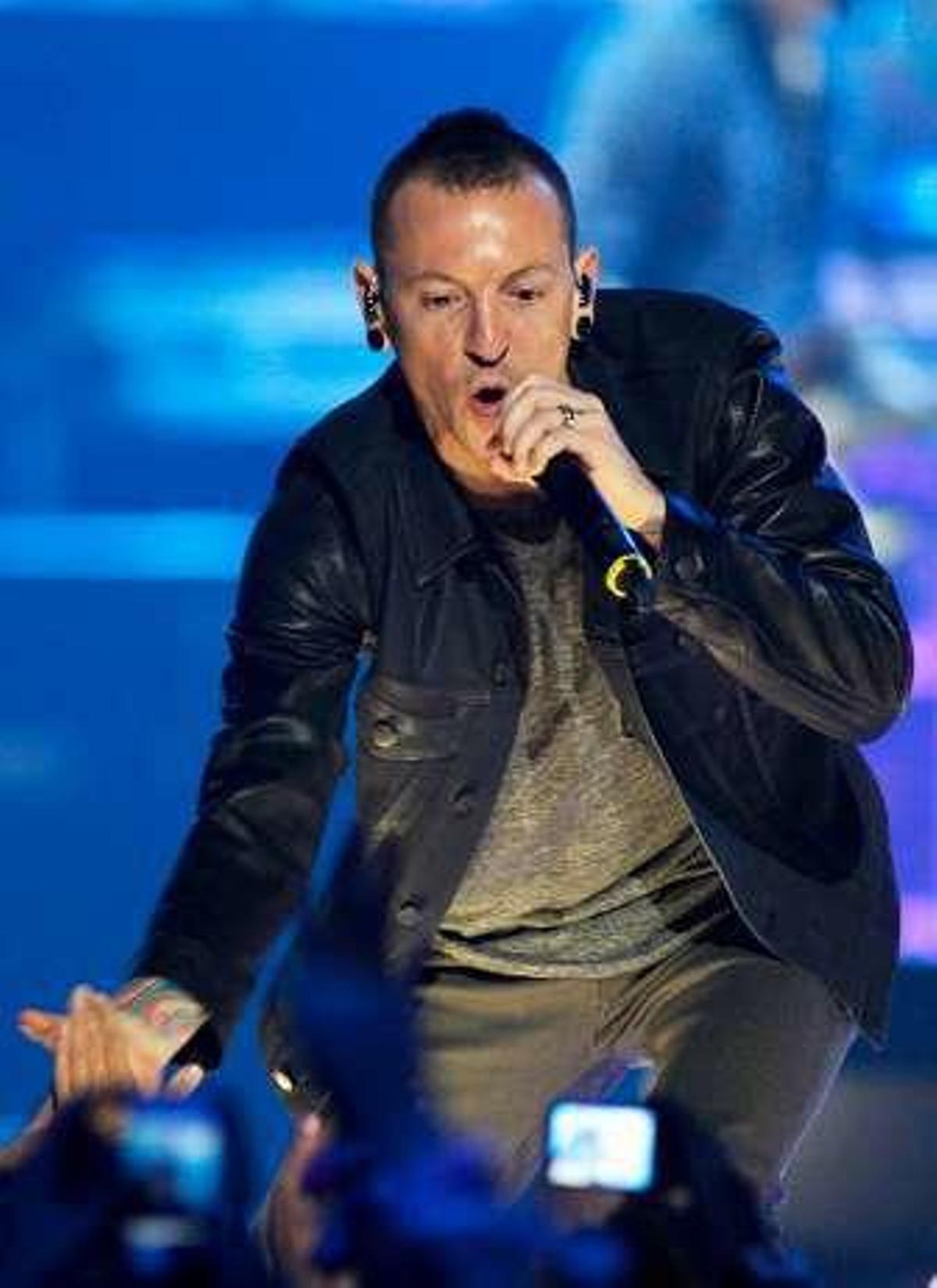Bennington, en una actuación con "Linkin Park".