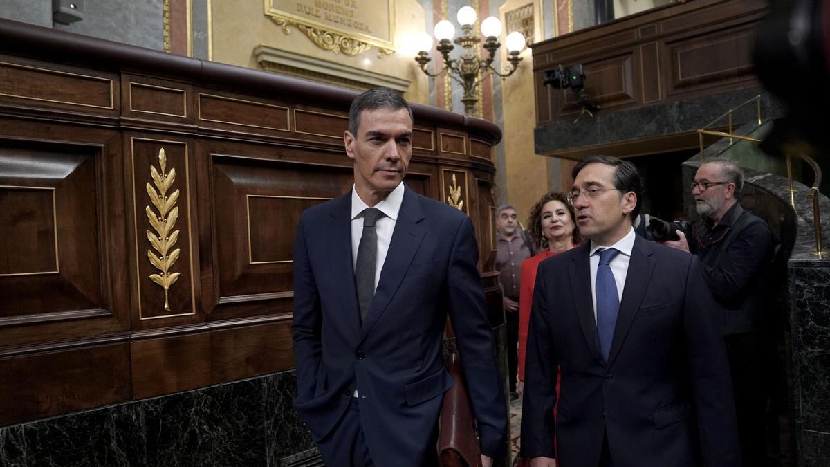 SÁNCHEZ TECNOOLIGARCAS | El Gobierno pide a la Fiscalía investigar a Meta, X y TikTok por la «creación y difusión de pornografía infantil»