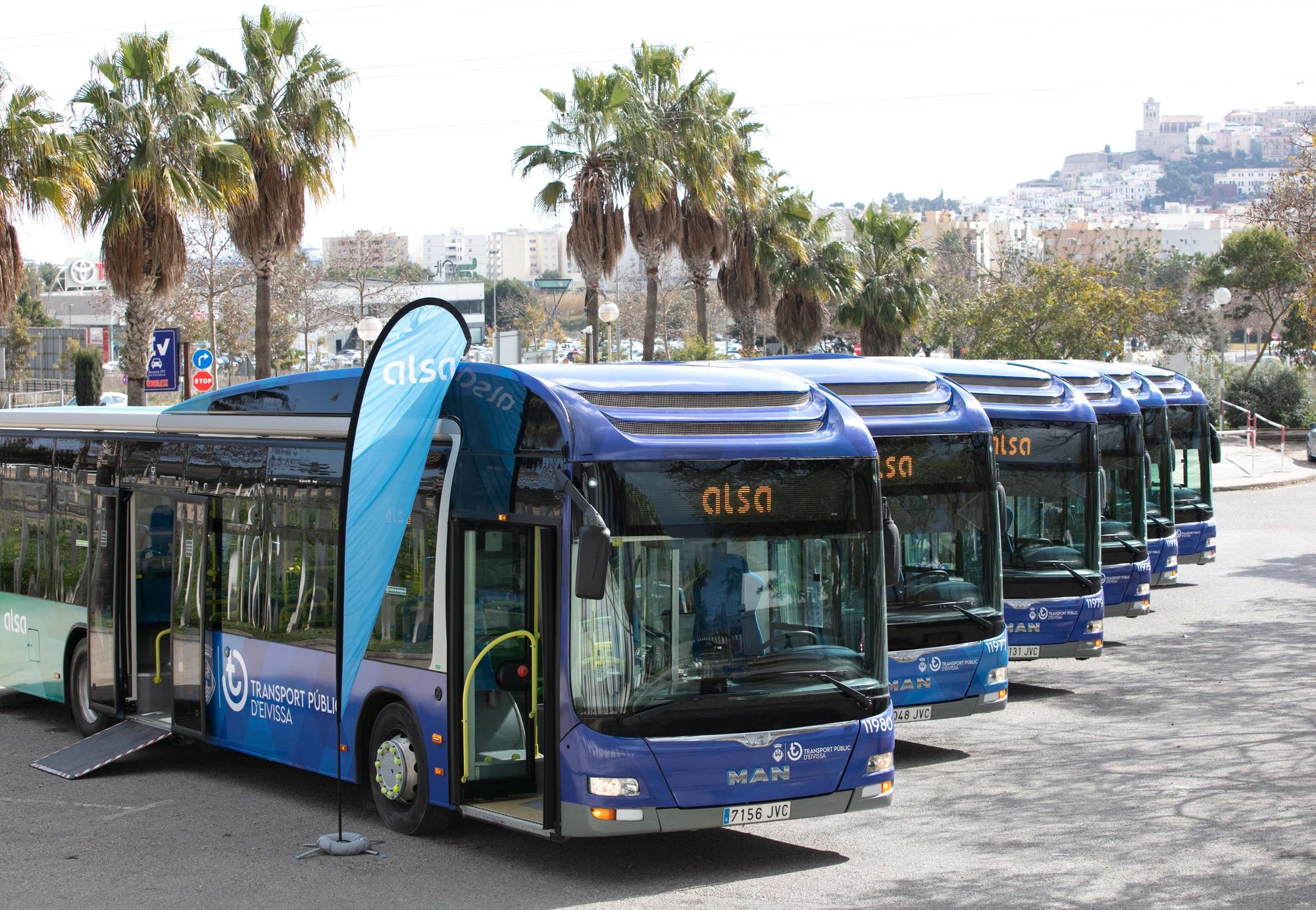 Galería de imágenes de los nuevos autobuses híbridos para Ibiza