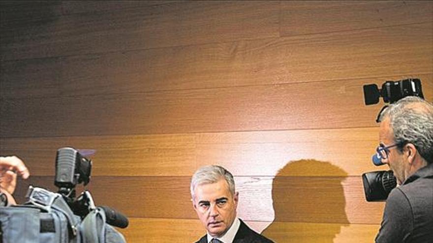 Costa pide protección por amenazas tras revelar irregularidades del PP