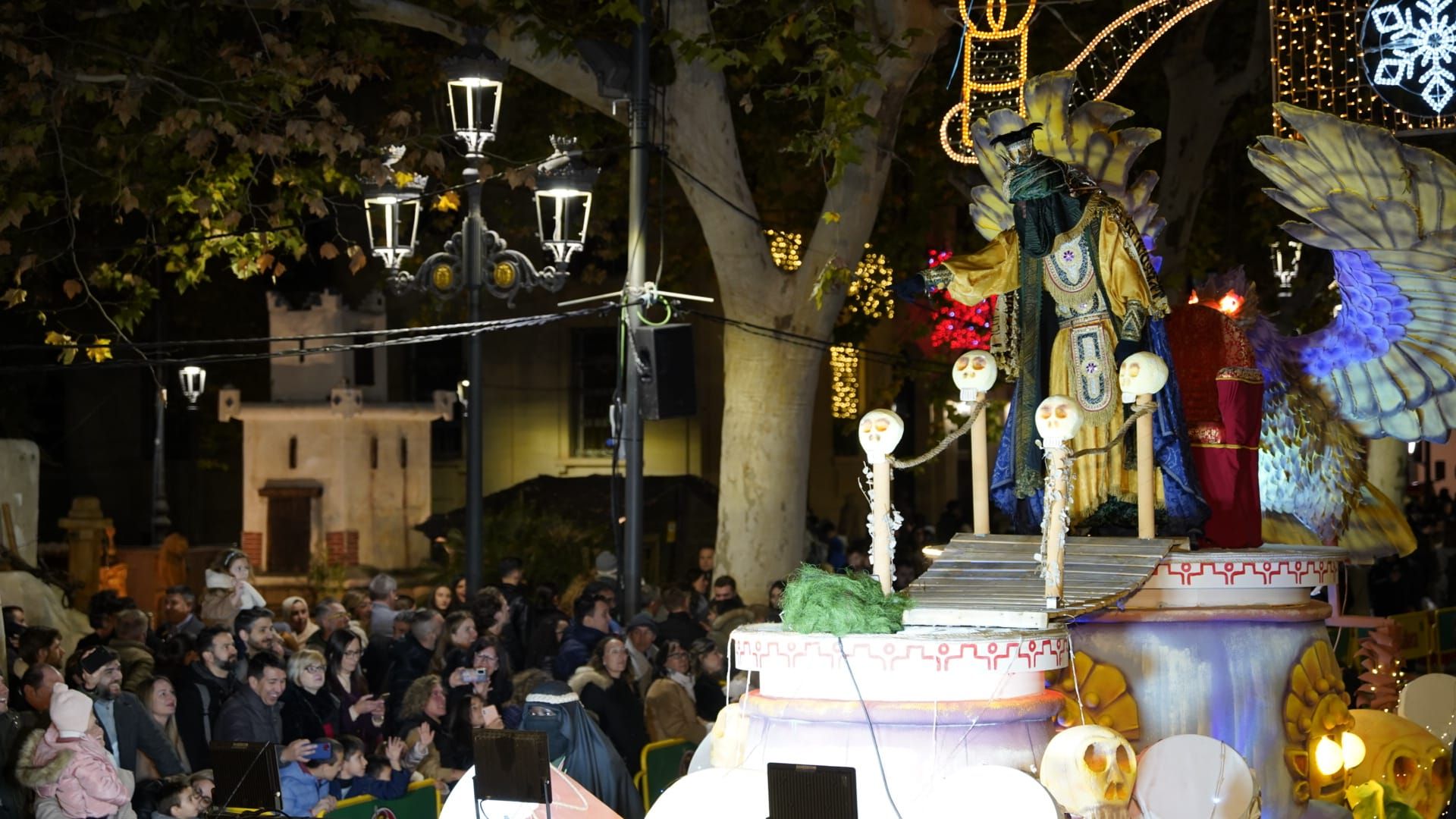 Los Reyes Magos de Oriente llena Xàtiva de ilusión