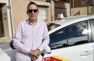 "No es sostenible aumentar el número de licencias de taxi en Murcia"