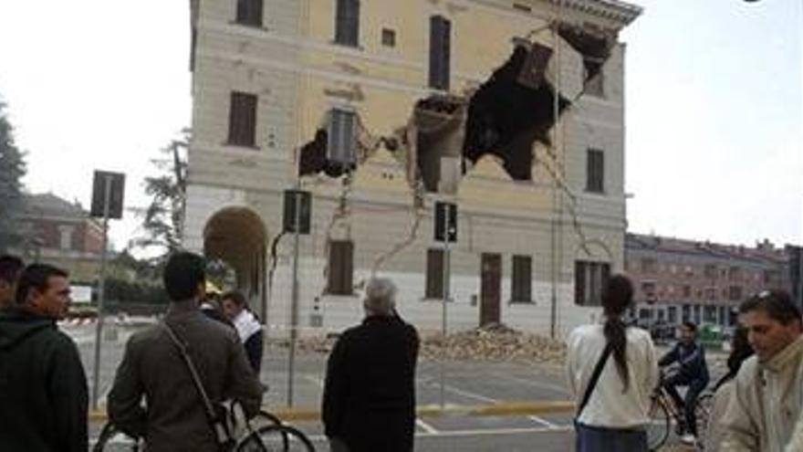 El terremoto declarado en el norte de Italia deja ya cinco muertos