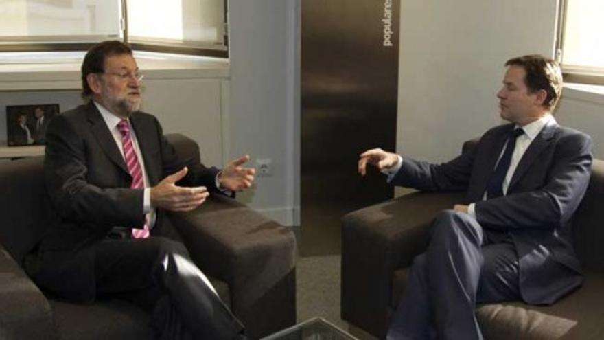 Mariano Rajoy recibe a Nick Clegg en Génova