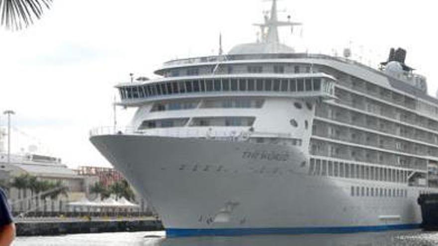 Canarias recibió de enero a noviembre 1,8 millones de cruceristas