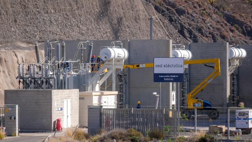 El consejero Zapata celebra la llegada de nuevos operadores a la generación eléctrica en Canarias