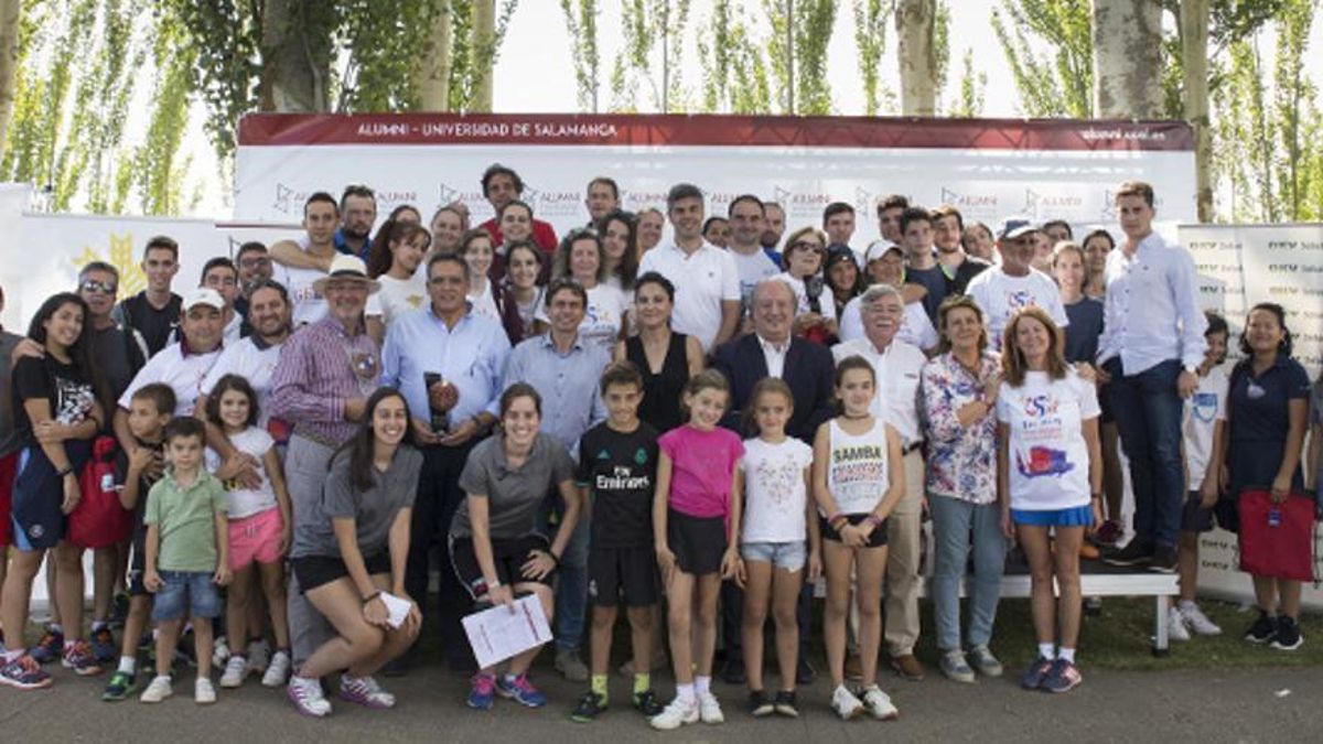 Entrega de premios en el Torneo Alumni de Zamora, fotografía de archivo.