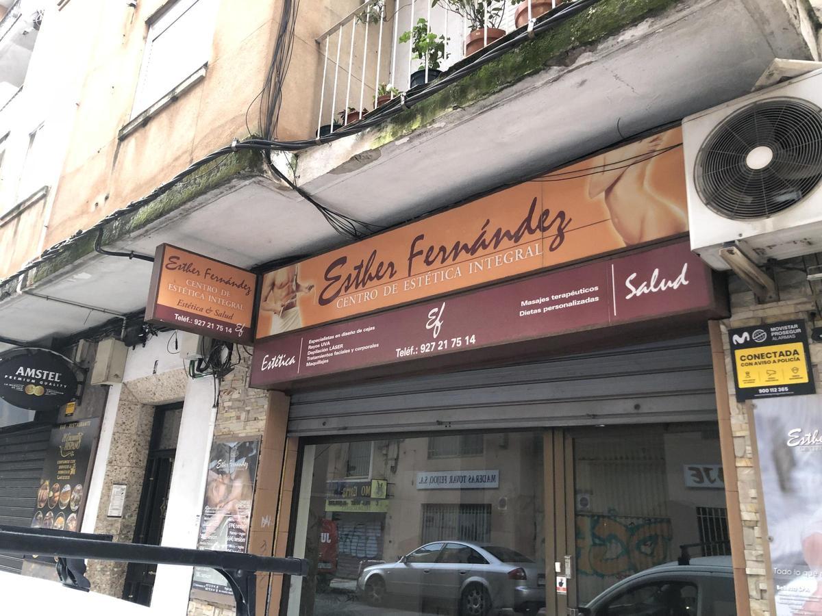 Fotogalería | La calle Salamanca, de Pinturas Mayo al Tambo