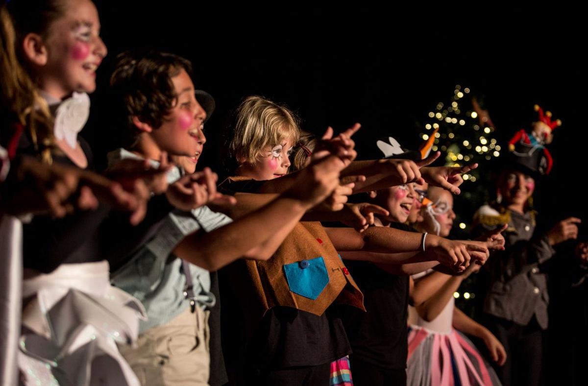 Una representación teatral infantil en una edición anterior de ‘El Festín’. | TONI ESCOBAR