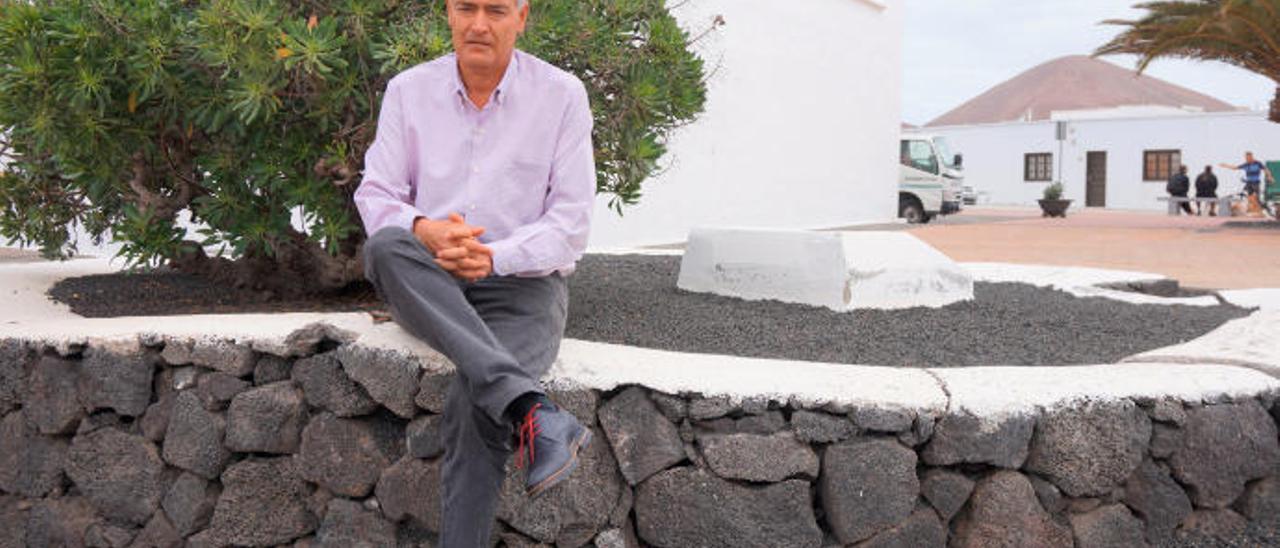 José Juan Cruz Saavedra, ayer junto a la sala de arte de la ermita San Antonio de Tías.