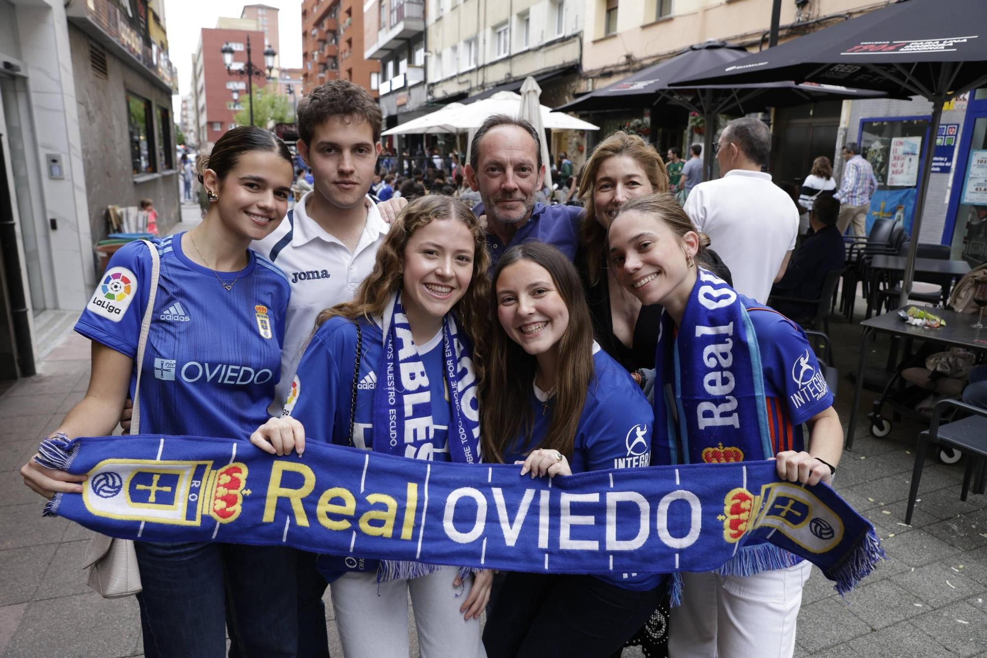 Así celebró la afición azul en Pedro Miñor la victoria del Oviedo en Almería