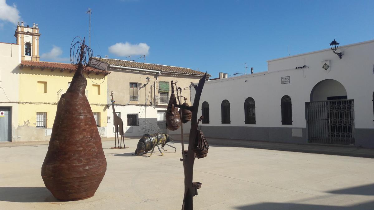 Plaça Nova con les Escoles Velles.