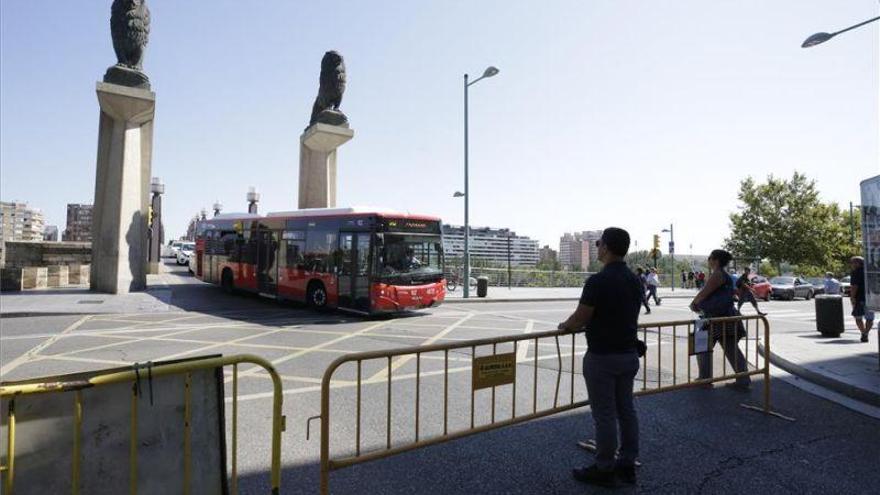 Las Asociaciones vecinales exigen garantizar el transporte público por Don Jaime