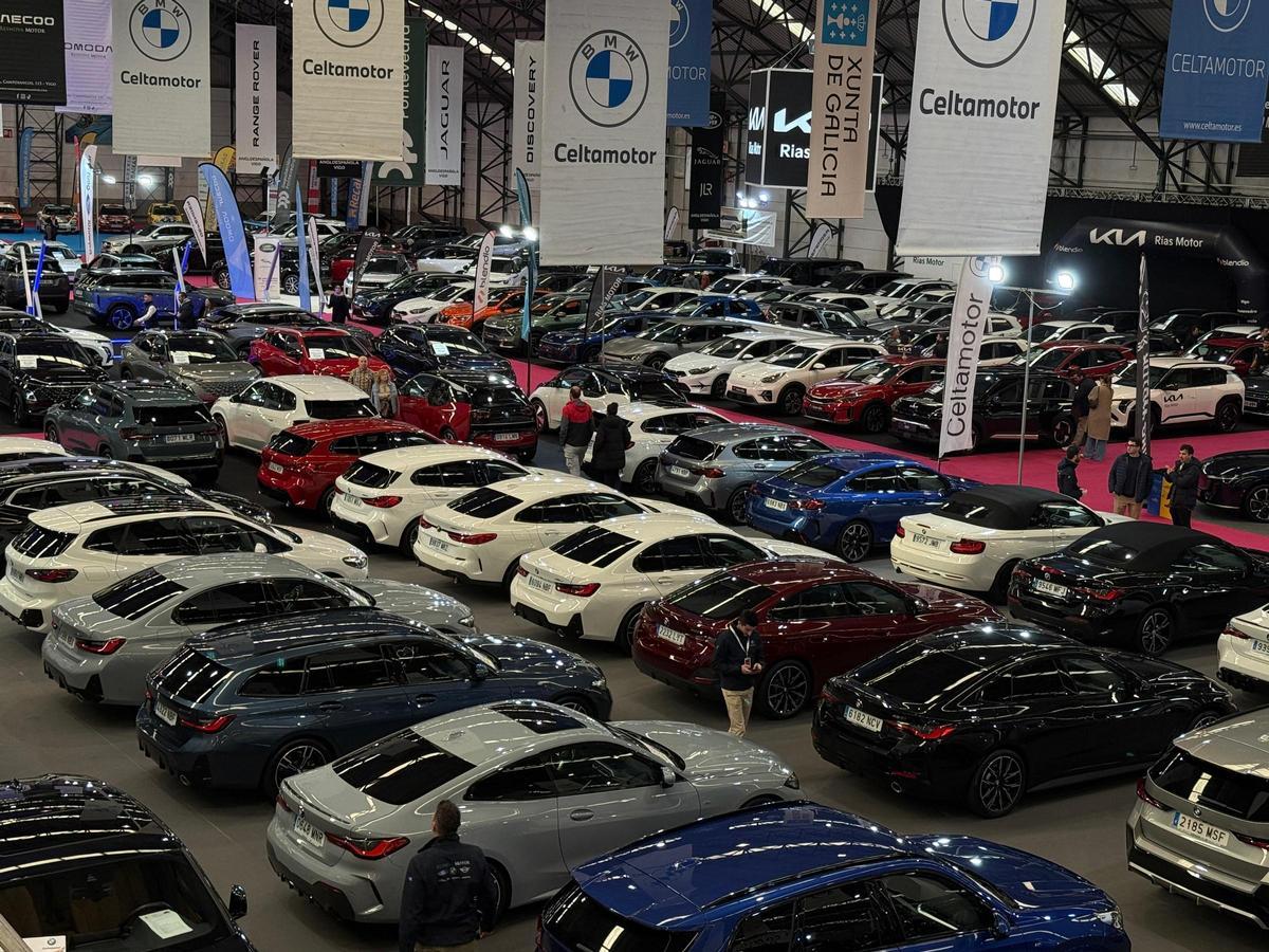 Primeros visitantes a MotorOcasión en el Ifevi en Vigo.