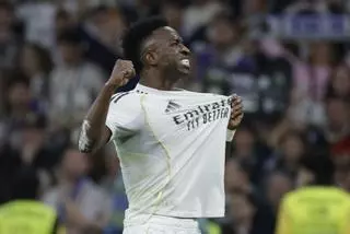 Vinicius evita que el Madrid se desenganche de la Liga en un derbi incendiario