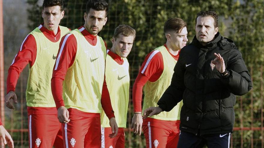 Revolución en el once del Sporting: Xandao se estrena como titular