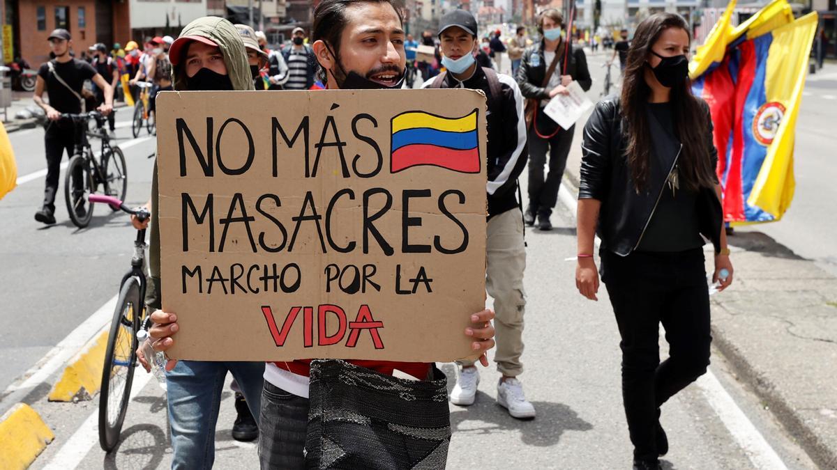 Protestas en Colombia contra las matanzas en el país.