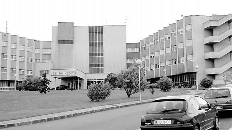 El Centro Médico saca partido de las jubilaciones y ficha a tres antiguos jefes del Hospital Central