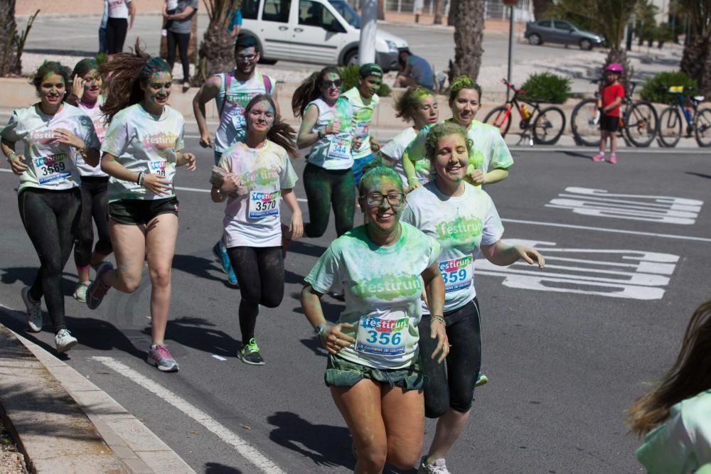 La primera edición de «FestiRun» combina deporte y diversión en una carrera que logró reunir a multitud de personas