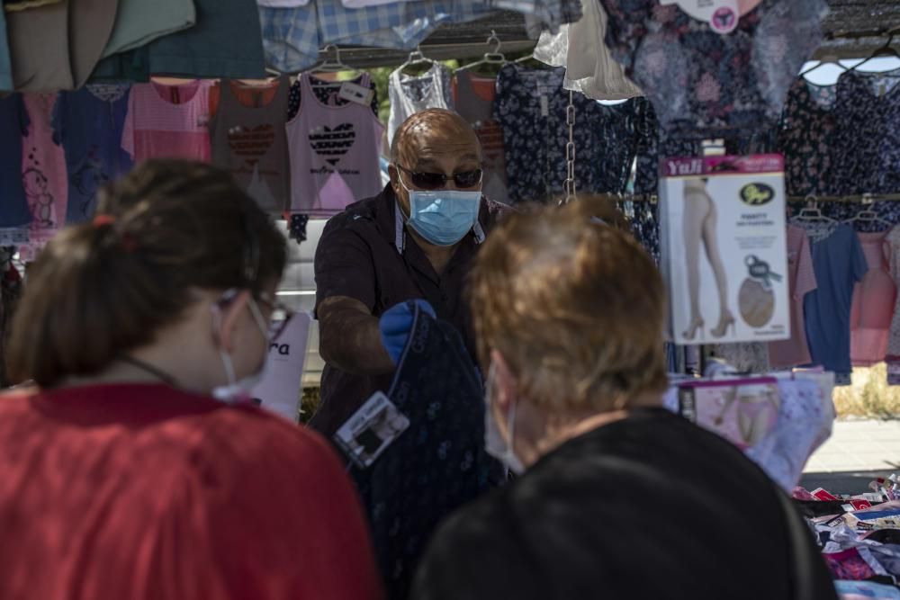 Mercadillo de la nueva normalidad en Zamora