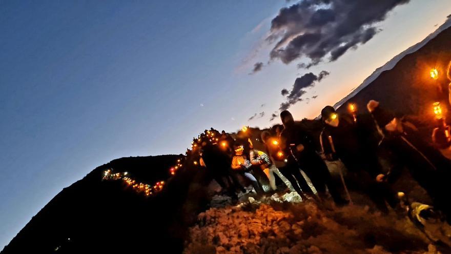 Elda no podrá dar la bienvenida a los Magos de Oriente con antorchas de  fuego debido a las fuertes rachas de viento, Actualidad