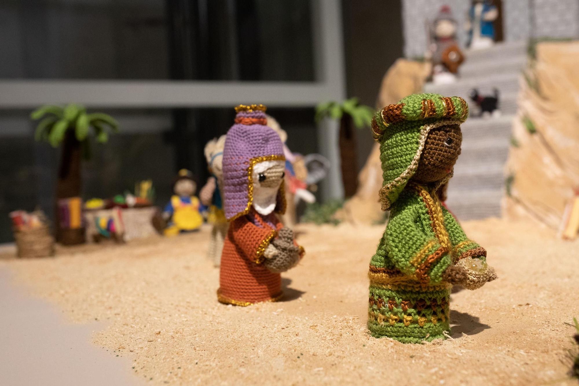 GALERÍA | Belén “Al hilo de Navidad” de la Asociación Cultural “El Portal de San Vicente”