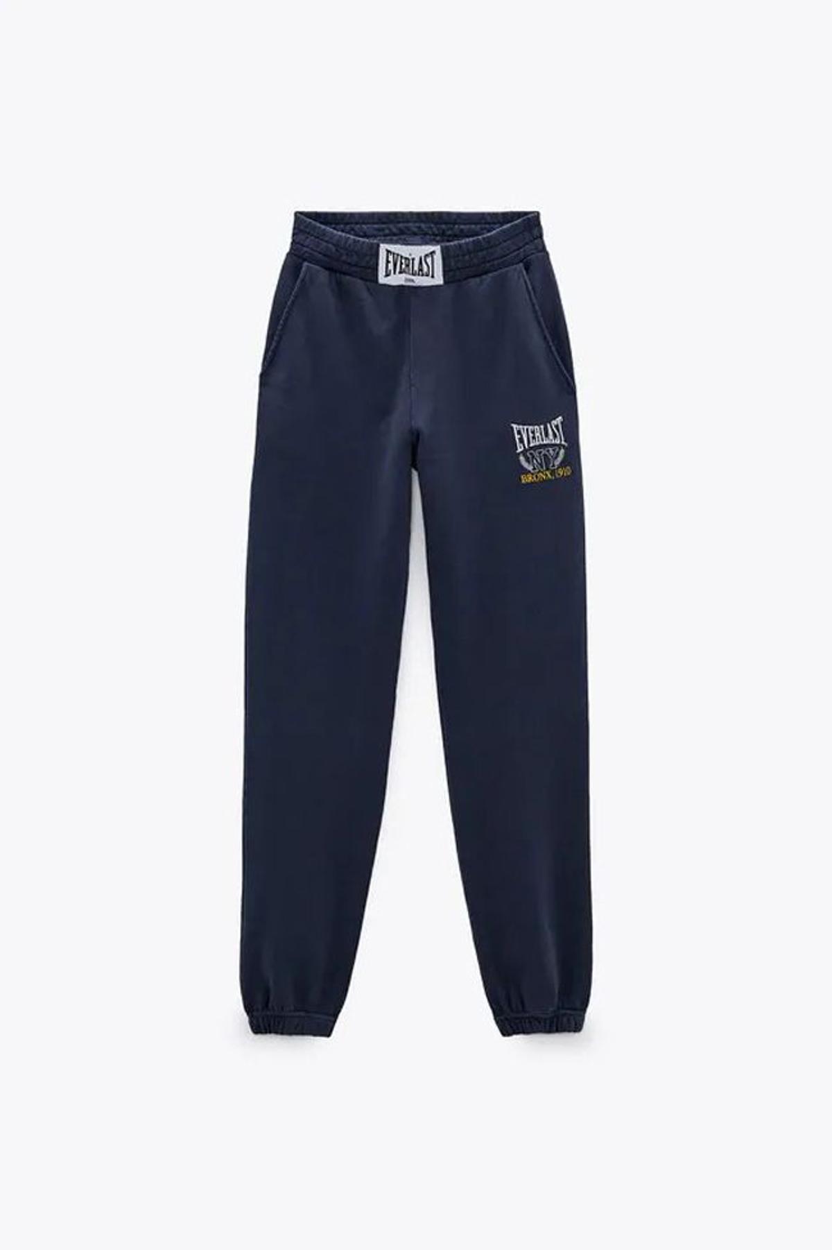Pantalón 'jogger' azul, de Zara &amp; Everlast