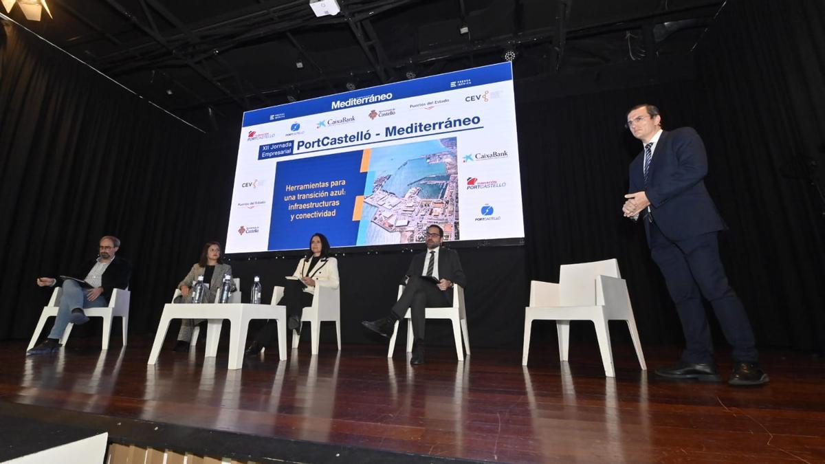 Momento de la mesa redonda sobre la dársena sur en la jornada organizada por PortCastelló y Mediterráneo.