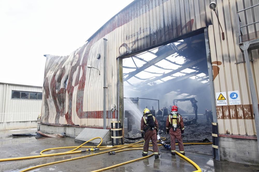 Incendi d'una nau a Porqueres