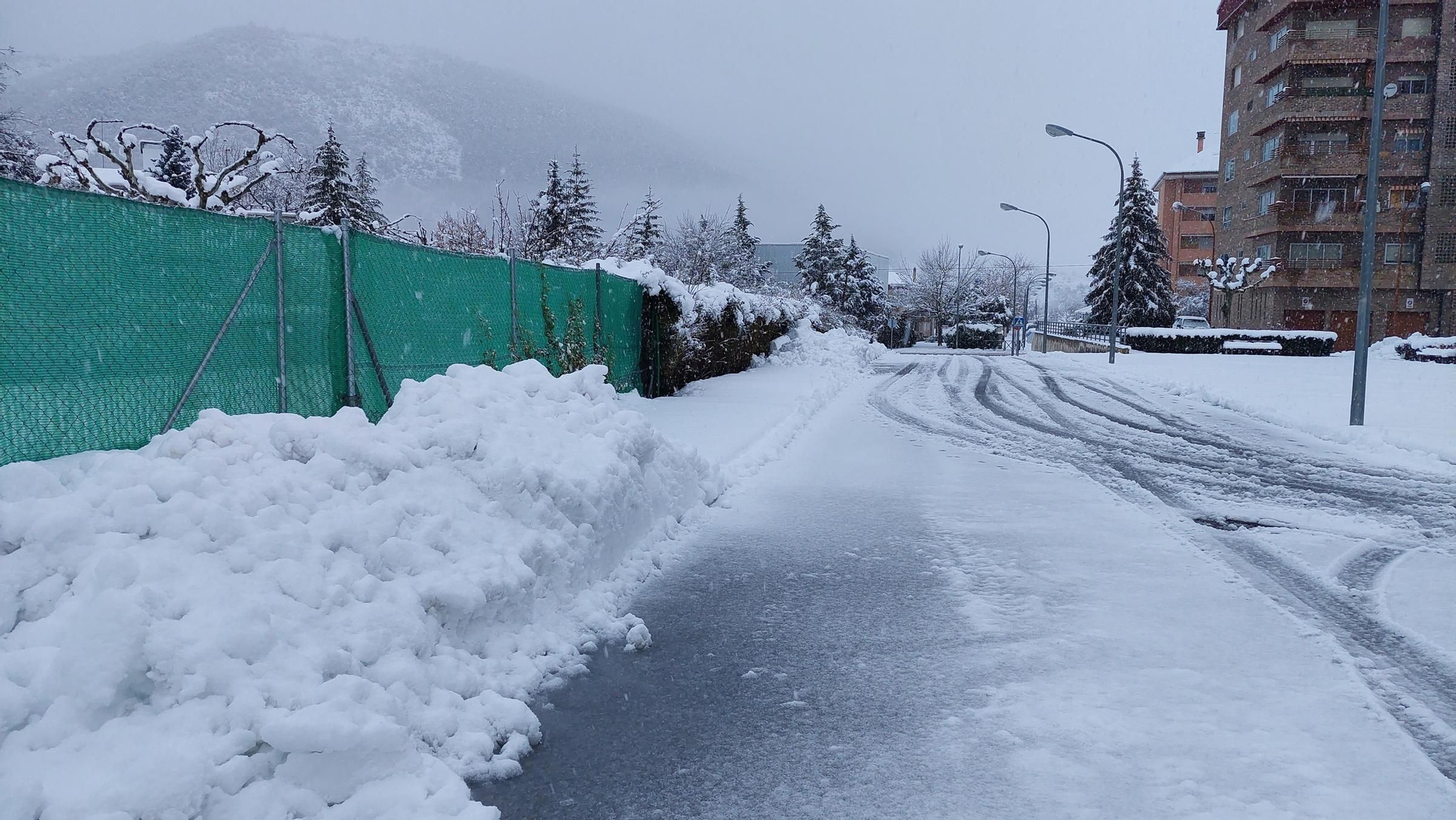 La borrasca Gérard cubre el norte de Aragón de nieve
